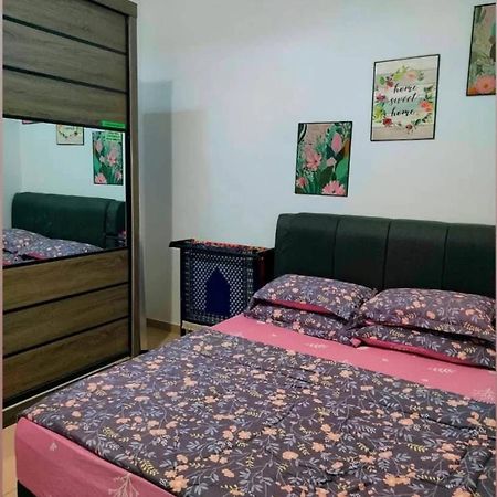 Aiman'S Rose Homestay Teluk Panglima Garang Luaran gambar